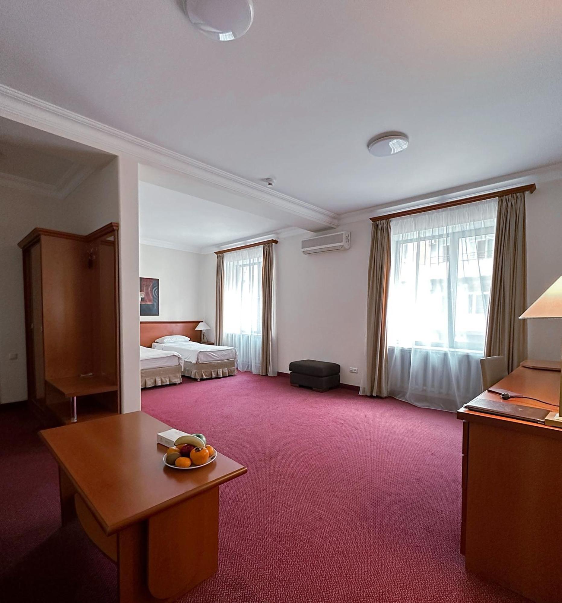 Aviatrans Hotel Erywań Zewnętrze zdjęcie